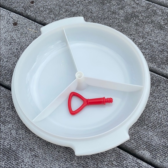 ☀️ Small Three Slotted Tupperware Serving Dish - Picture 3 of 5